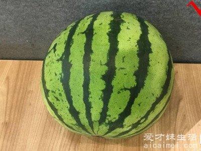 西瓜怎么挑选才好吃又甜？从这四点去挑西瓜